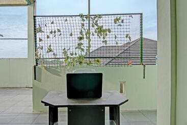هتل Spot On 91918 Najla Guest House Syariah