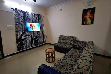 J2 Home Stay   Luxury Homes With Caravan Services
