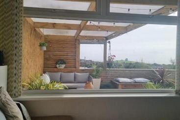 پانسیون Bijou Annexe, Sea View, Private Entrance & Parking   Folkestone