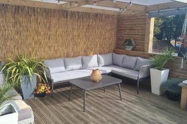 پانسیون Bijou Annexe, Sea View, Private Entrance & Parking   Folkestone