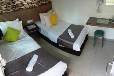 پانسیون Garden 96 Inn