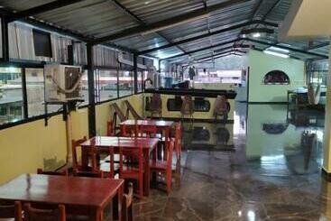 پانسیون Hostal Bambu