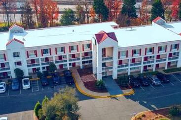 Bposhtels Charlotte Hostel