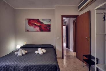تختخواب و صبحانه Travelershome Ciampino 170 Station Street