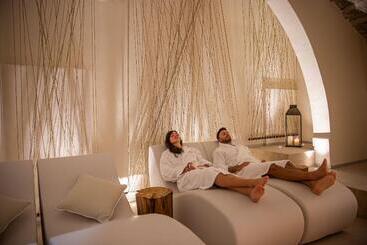 هتل آپارتمان Costamante Suites & Spa