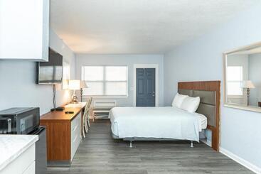 Echo Sails Motel