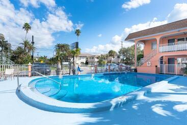 Echo Sails Motel