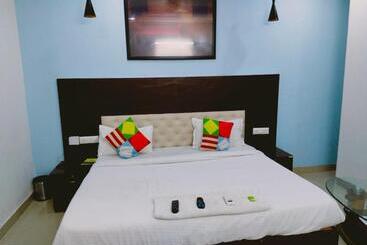هتل Apj Grand