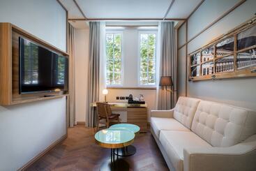 Canfranc Estación, A Royal Hideaway Hotel   Gran Lujo