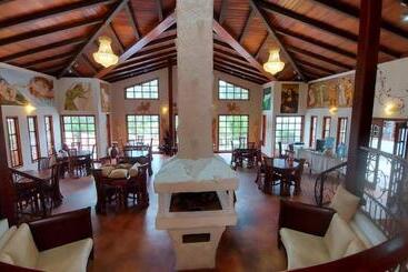 酒店 El Castillo De Nallig