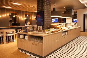 هتل Holiday Inn Express & Suites Basel Allschwil, An Ihg