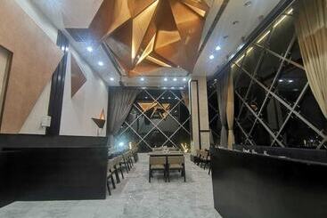 Ratnapriya Hotel And Resort