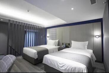 Lanou Hotel Jingzhou East Gate Of Ancient City Wanda Plaza