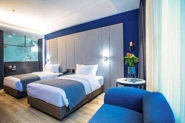 Lanou Hotel Jingzhou East Gate Of Ancient City Wanda Plaza