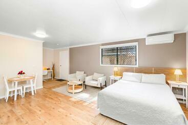 بنسيون Central Guest Studio With Secure Parking!