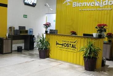 پانسیون Check Inn Hostal Aeropuerto Gdl