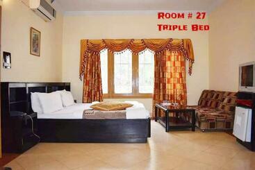 پانسیون Fantasy Lodges Guest House Islamabad