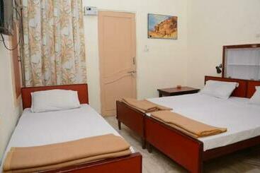 پانسیون Fantasy Lodges Guest House Islamabad