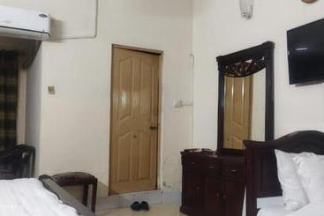 پانسیون Fantasy Lodges Guest House Islamabad