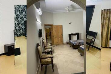 پانسیون Fantasy Lodges Guest House Islamabad
