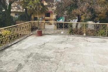 پانسیون Fantasy Lodges Guest House Islamabad
