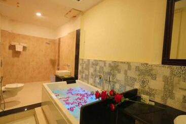 Sunrise Resort Jaisalmer With Pool
