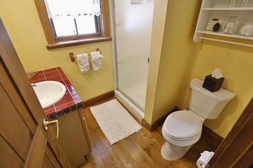 تختخواب و صبحانه Bentwood Inn