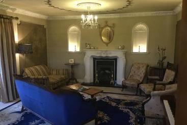 تختخواب و صبحانه Clow Beck House