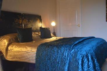 تختخواب و صبحانه Clow Beck House