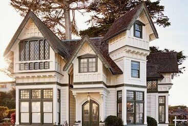 تختخواب و صبحانه Green Gables Inn, A Four Sisters Inn