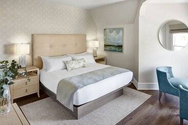 تختخواب و صبحانه Green Gables Inn, A Four Sisters Inn