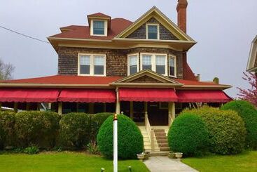 تختخواب و صبحانه Luther Ogden Inn