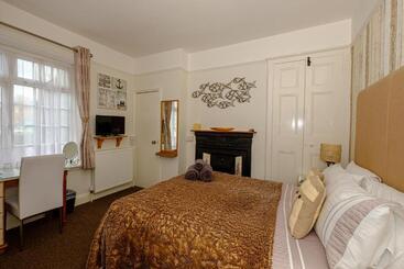 تختخواب و صبحانه Robertsbrook Guest House