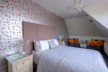 تختخواب و صبحانه Robertsbrook Guest House