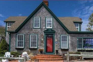 تختخواب و صبحانه Snug Cottage