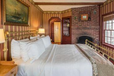 تختخواب و صبحانه Snug Cottage