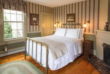 تختخواب و صبحانه Snug Cottage