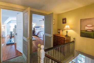 تختخواب و صبحانه Snug Cottage