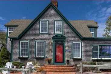 تختخواب و صبحانه Snug Cottage
