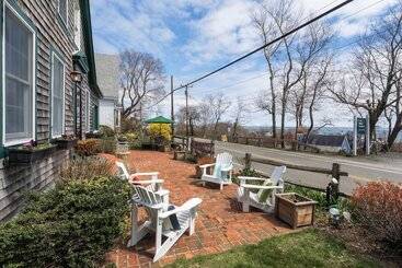 تختخواب و صبحانه Snug Cottage