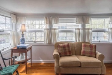 تختخواب و صبحانه Snug Cottage