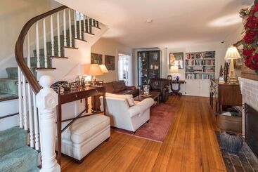 تختخواب و صبحانه Snug Cottage