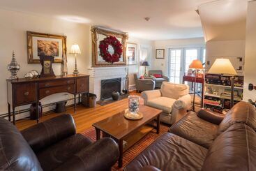 تختخواب و صبحانه Snug Cottage