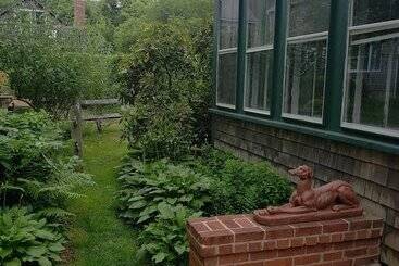 تختخواب و صبحانه Snug Cottage