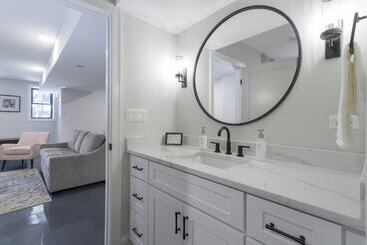تختخواب و صبحانه Wicker Park Inn