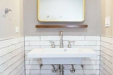 تختخواب و صبحانه Wicker Park Inn