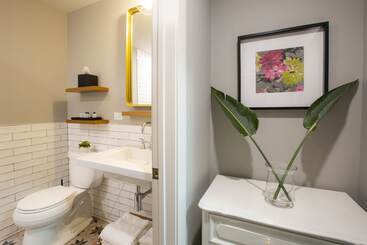تختخواب و صبحانه Wicker Park Inn