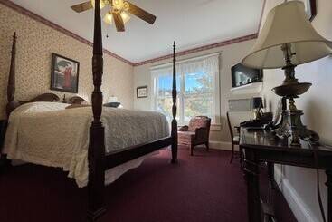 تختخواب و صبحانه China Clipper Inn