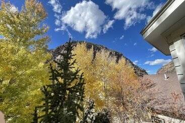 تختخواب و صبحانه China Clipper Inn