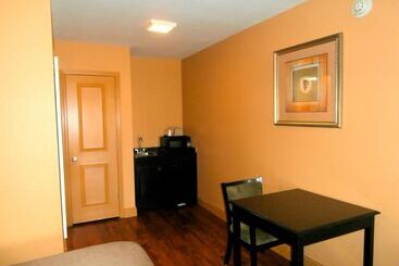 酒店 Americas Best Value Inn & Suites Griffin
